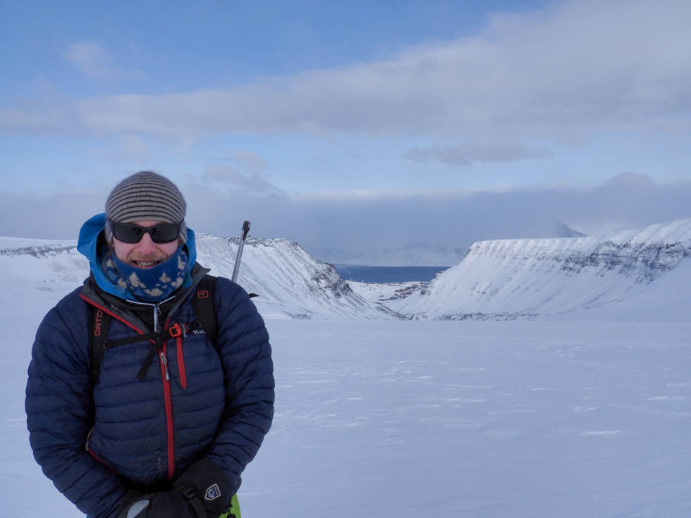 FAST JOBB SOM GUIDE: Erlend er den eneste i Hurtigruten Svalbard som har fått fast stilling som guide. Foto: Lisa Kvålshaugen Bjærum P1011243
