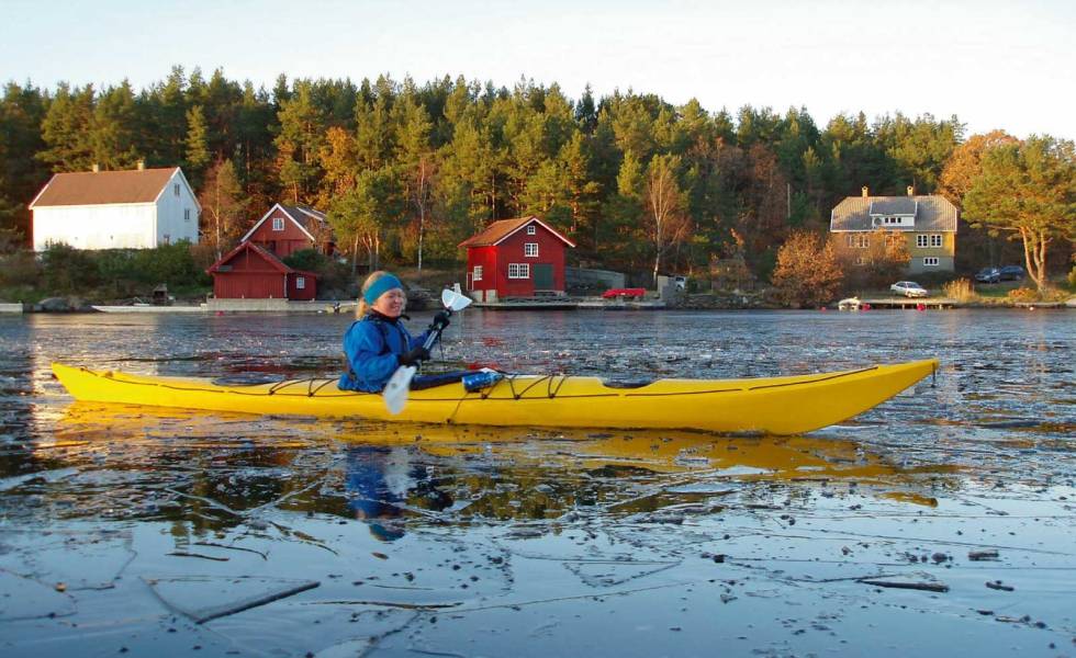 Å padle gjennom Kassenkanalen en frossen vinterdag kan være en flott og frisk opplevelse. Foto: Per Thomas Skaanes Padletur-i-Blindleia-Per-Thomas-Skaanes-4
