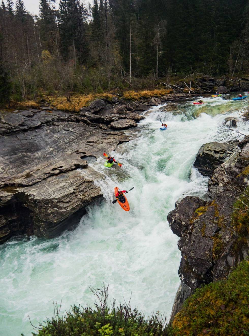 I VERDSTOPPEN: Nesten ingen elver i heile verda har så mykje fin padling som Raundalselva. Verdien er lett å sjå, men vanskeleg å utgreiie. Bilde: Sasha Vales Toledano Padling-Voss-Kyrkjetrappa-2