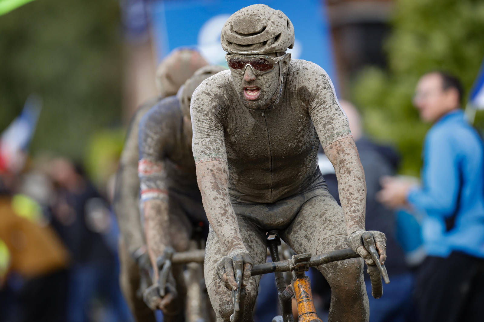 DIRTY FACES WIN RACES: Sonny Colbrelli. paris roubaix 2021 (17)