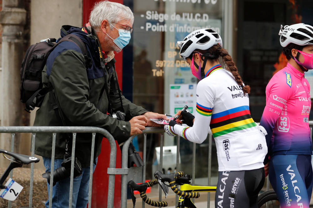 VERDENSMESTER: Kun en uke siden Elisa Balsamo stakk av med regnbuetrøya i Flandern. paris-roubaix femmes (22)