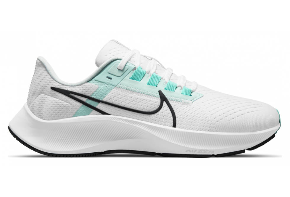 ALLSIDIG: Nike Pegasus 38 er en relativt lett sko til den daglige treningen. Nike Pegasus 38