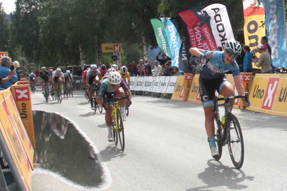 SEIER: … Og dermed tok Pernille Feldmann etappeseieren på siste dag av Tour te Fjells. Foto: Ingeborg Scheve Tour te fjells 2020