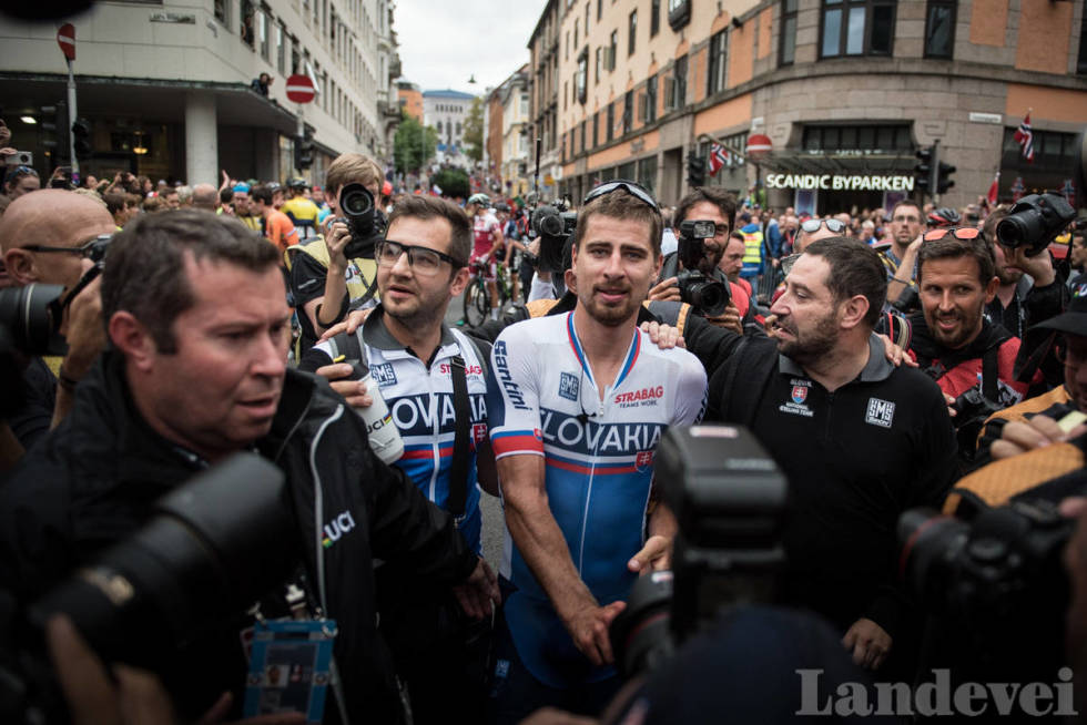 TRIPPEL VERDENSMESTER: Peter Sagan er den første mannlige syklisten som vinner tre VM-gull på rad, en seiersrekke som stoppet i Bergen. Foto: Henrik Alpers. peter-sagan