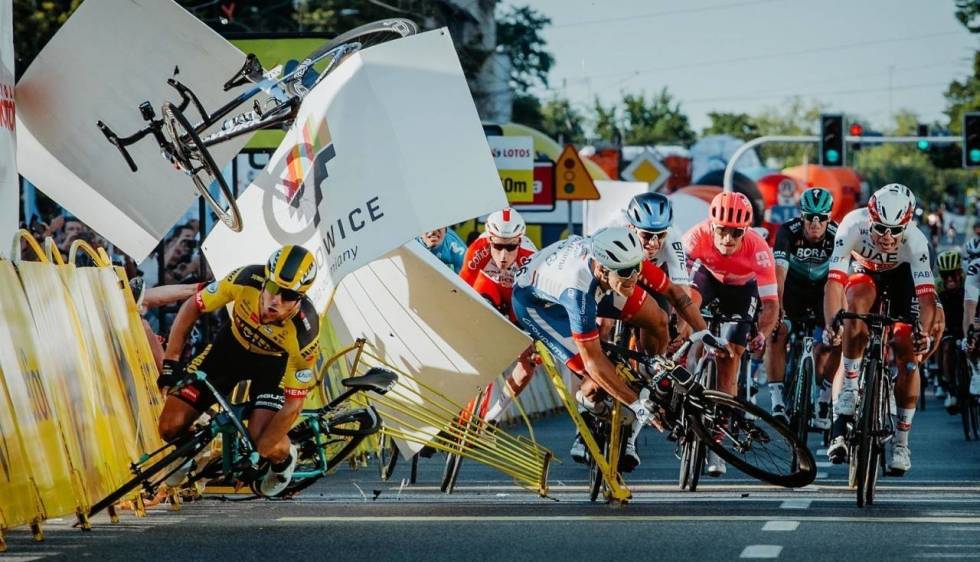 HVA ER VITSEN? Oppløpet der Fabio Jakobsen nesten ble drept er nå forbudt. Men hva spiller det for rolle, når Tour de France serverer et enda farligere oppløp under et år senere? Foto: Cor Vos. polen-rundt