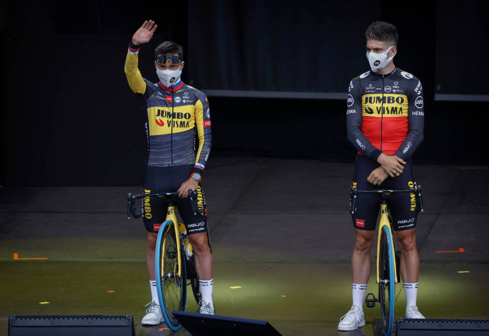 NØKKELHJELPER: Wout van Aert (til høyre) blir viktig for Roglic. Her på lagpresentasjonen torsdag kveld. Foto: Cor Vos primoz roglic favoritter tour de france(1)