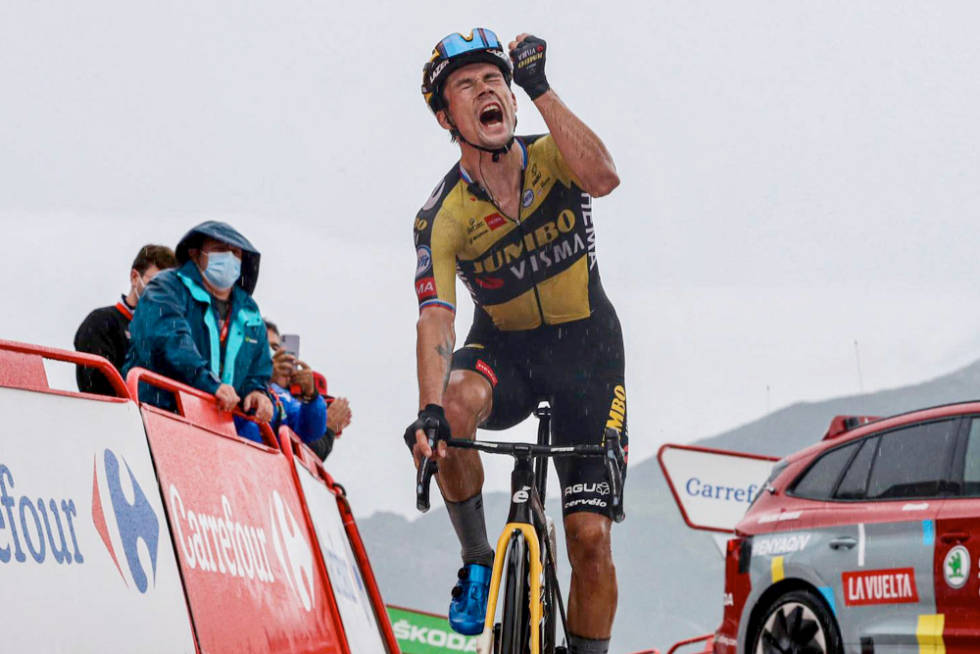 NY SEIER: På Lagos de Covadonga tok Primoz Roglic tok sin tredje etappeseier i årets Vuelta a España. Foto: Cor Vos primoz roglic, vuelta a espana