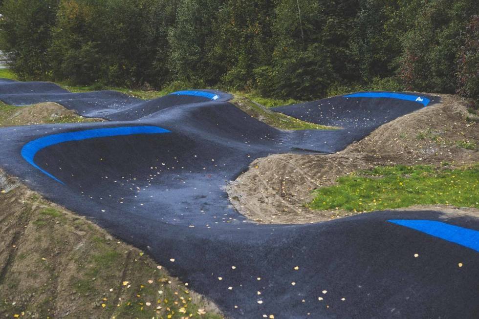 PUMPTRACK PÅ FLÅ: Dette er bare én av mange nye pumptracker i Norge. Foto: Kristoffer H. Kippernes pumptrack flå