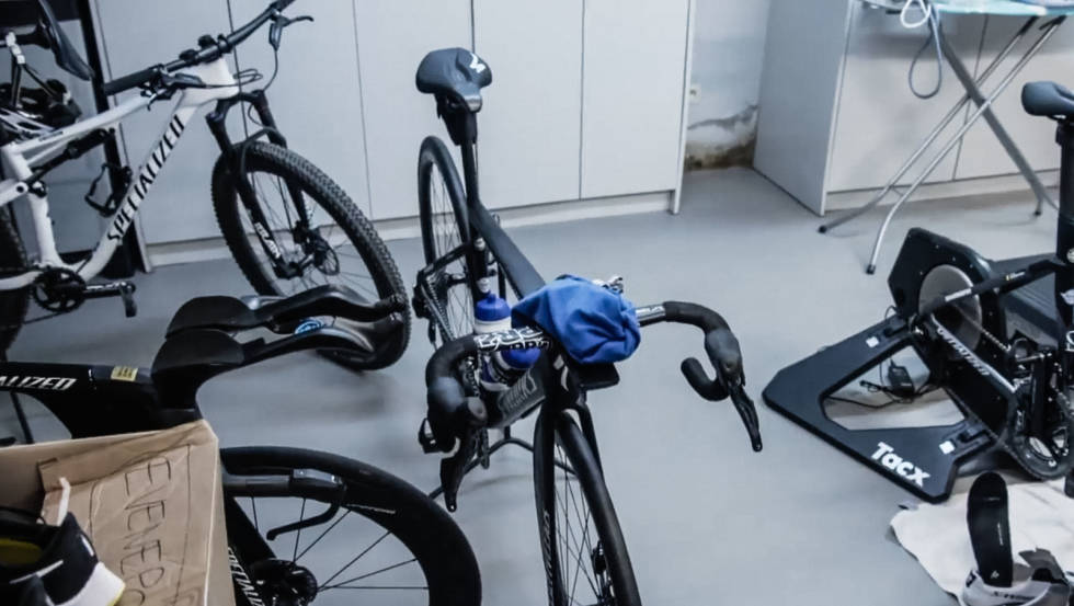 STØRRE KNAPPER? Girknappene på Evenepoels sykkel ser større ut enn de tradisjonelt har vært. shimano dura ace