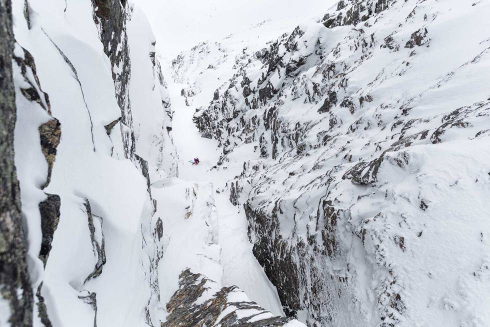 TRANGT, BRATT OG SERIØST: Minna Rihiimaki på vi ned Øksehogget i Tamok. Bilde: Nikolai Schirmer Renner-i-Norge-øksehogget
