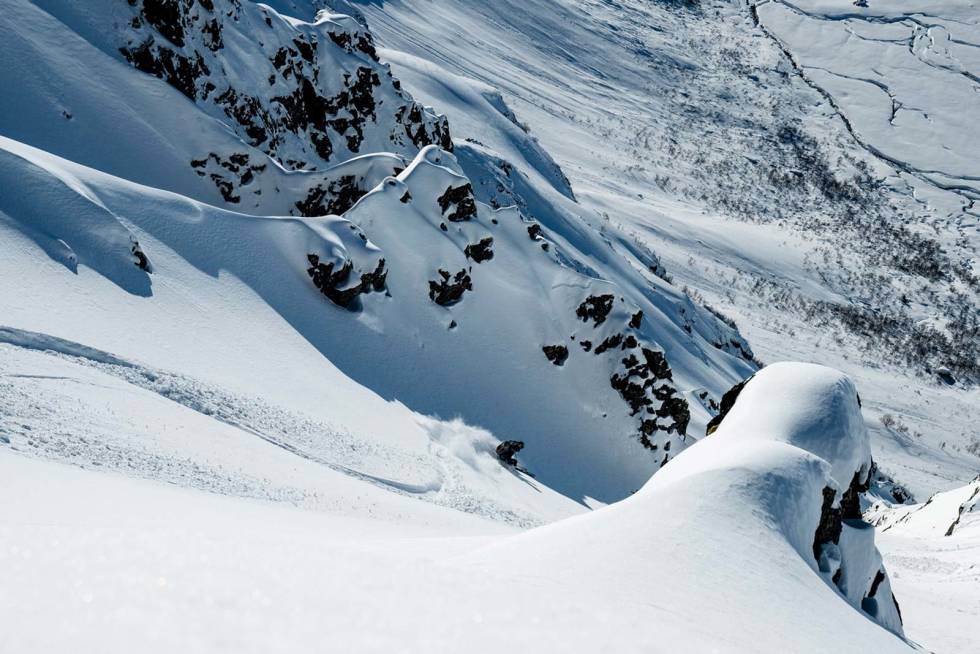 KLASSIKER: Kristian Hanisch på vei ned vestrenna på Kjerringa på Sunnmøre. Bilde: Kyrre Buxrud Renner-i-Norge-Vestrenna