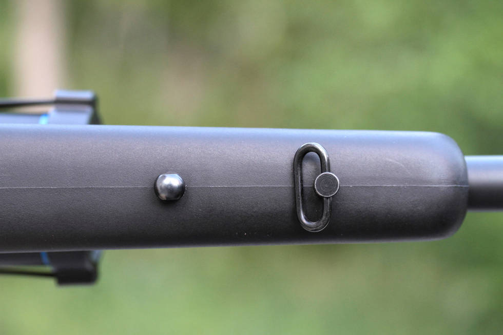 Doble fester: Syntetkoblen på Jaeger 10 Norway har dobbelt remfeste for tofot-montasje. Rifletest-Haenel-Jaeger-6