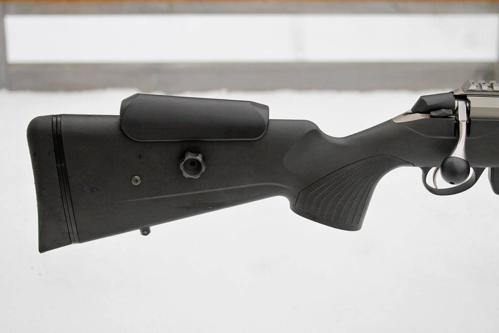 Justerbar: På tactical-versjonen er det raskt og enkelt å justere kinnstøtten. Rifletest-Tikka-TX3-8