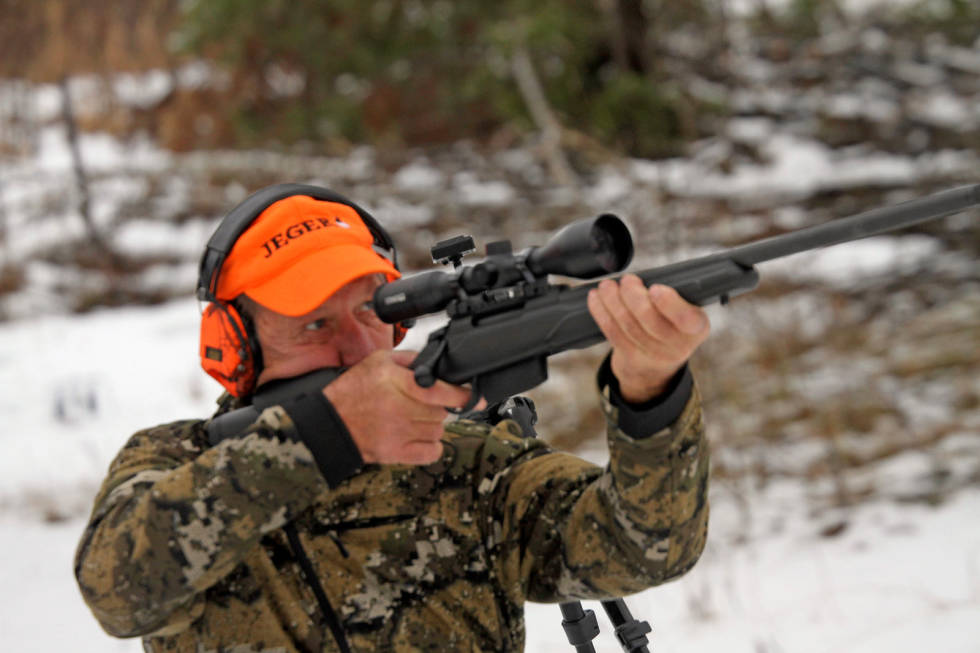 På heia: Alle riflene ble testet både i benk og med skyting i jegerstillinger. Rifletest-Tikka-TX3-9
