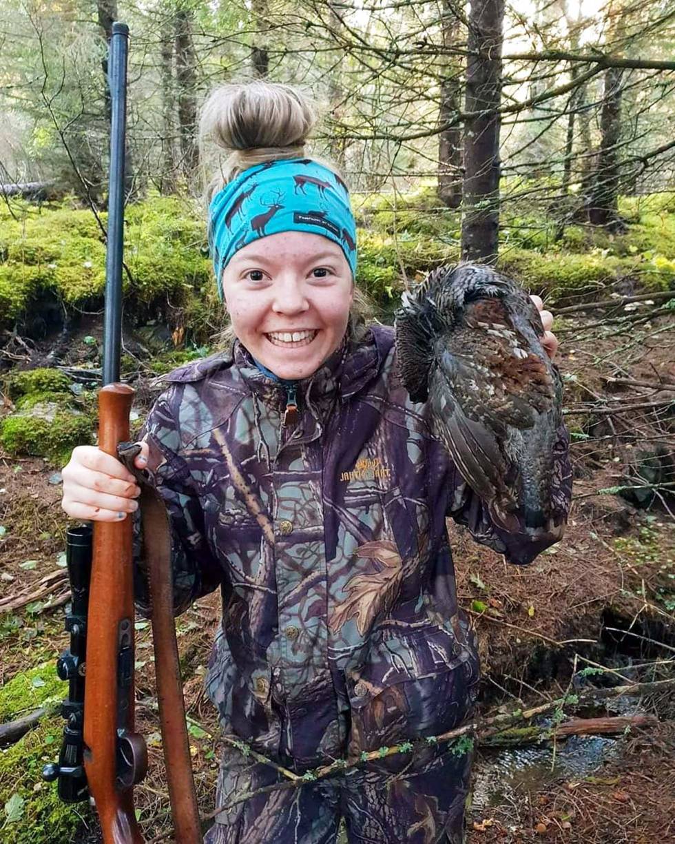JAKTMINNE, ROBERT AAKVIK: Min 14 år gamle datters første vilt. Ei jerpe, skutt med samme børsa som jeg selv debuterte med over 20 år tidligere! Robert-Aakvik