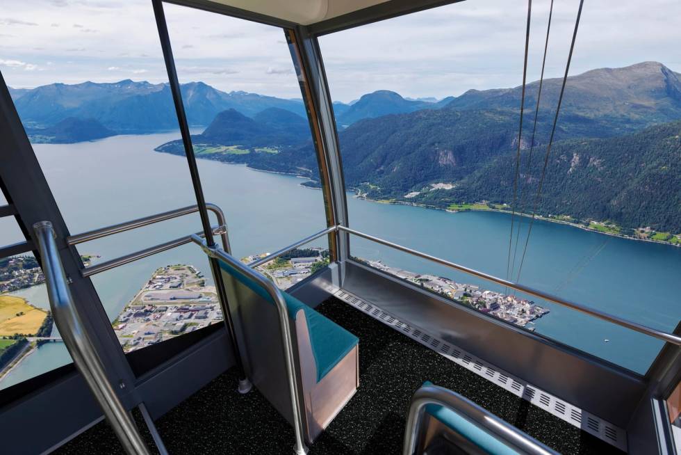 ROMSDALSGONDOLEN: Pendelbanen åpnet 28. mai 2021. Foto: romsdal.no Romsdalsgondolen Åndalsnes rauma