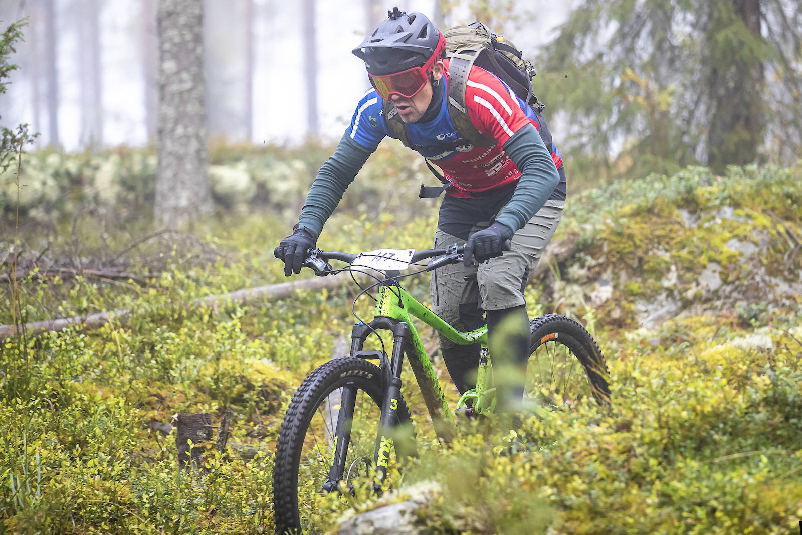 Rune Høydahl på vei mot pallen i Ringerike Enduro. Foto: Pål Westgaard