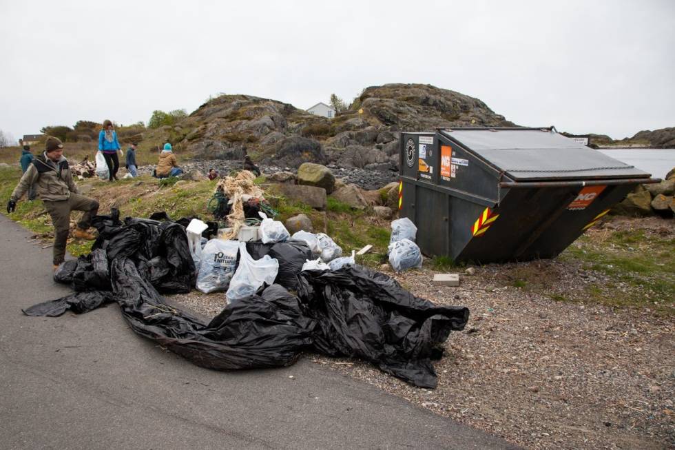 VEDLIKEHOLD: Saltstein Surfklubb har ved flere anledninger tatt initiativ til strandrydding på Saltstein. VEDLIKEHOLD: Saltstein Surfklubb har ved flere anledninger tatt initiativ til strandrydding på Saltstein.