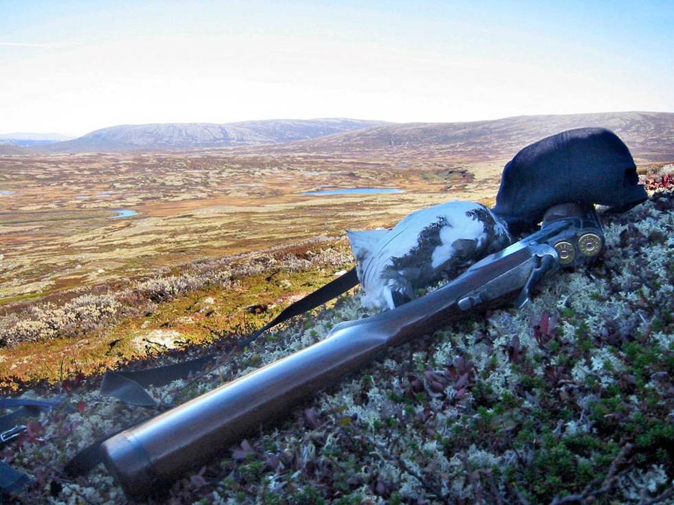 Veidemannstanker: Dagen er reddet. Den myke bakken og utsikten gjør at jeg føler meg i ett med naturen. (Foto: Kjetil Folde) Rypejakt-Støkkjakt-4