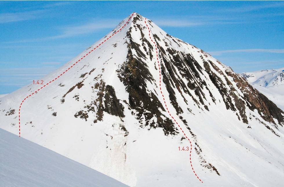 Såta er kjent for sin flotte form. Vestrenna midt imot. Såta 1131 moh fra Toppturer i Romsdalen