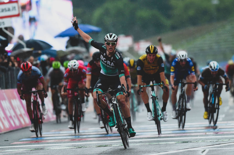 VINNER IGJEN? Sam Bennett vant sist det var målgang på Imola-banen. Er han pigg etter Tour de France kan han vinne VM. Foto: Cor Vos. sam bennett imola