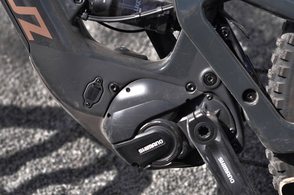 LETT OG STERK: Shimanos Steps E8000-motor er både lett og kraftig. Den tar også liten plass i sykkelramma. Santa Cruz Heckler motor
