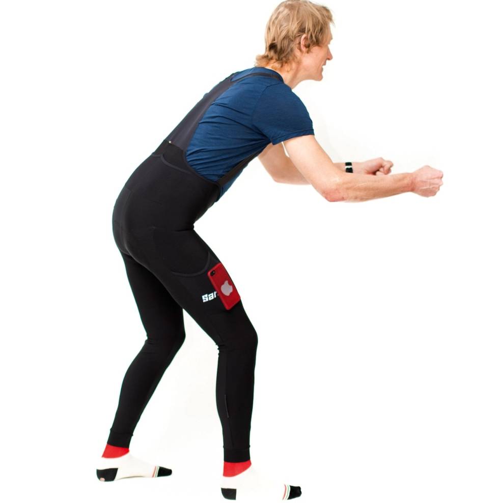 I LOMMA: Nettinglommene på lårene er praktiske, men skjuler også reflekslogoene inni dem. Foto: Henrik Alpers Santini Gravel Tights
