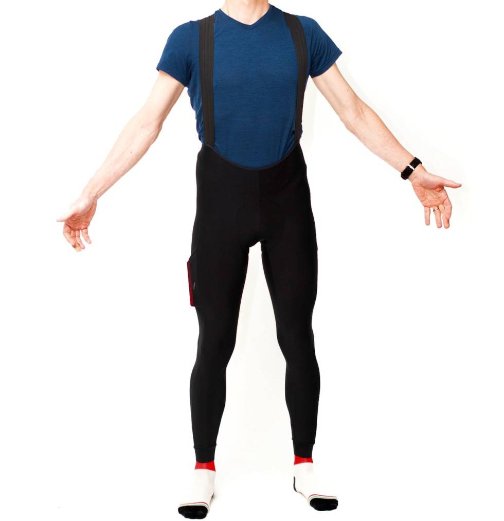 GRUSBUKSE: Ønsker du deg lommer på lår og rygg er Santini sin Gravel Tights for deg. Foto: Henrik Alpers Santini Gravel Tights