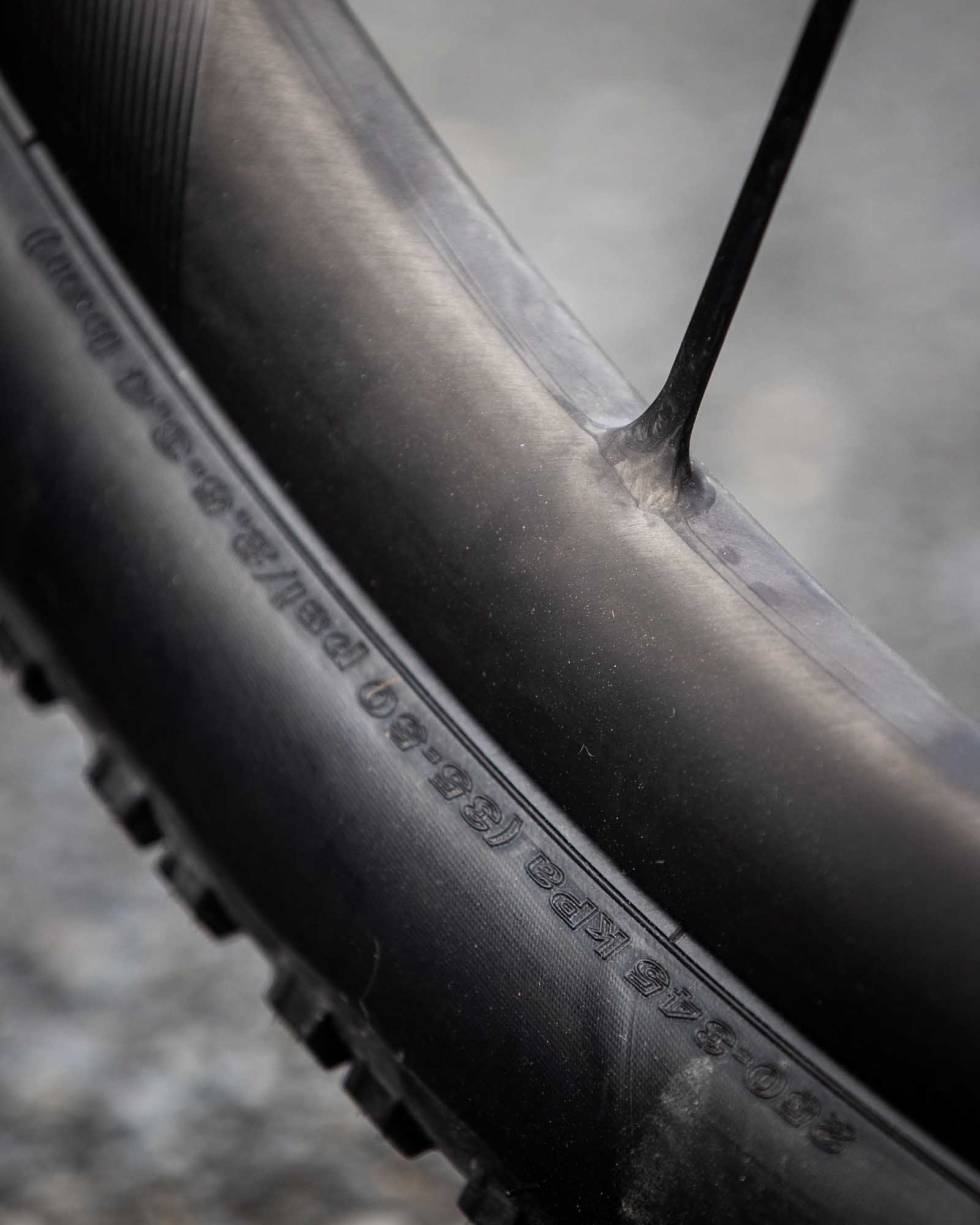 DYRT: Dette er ikke hjul du vil krasje med. Karbon fra ende til annen. Foto: Scott scott spark nino schurter 2021