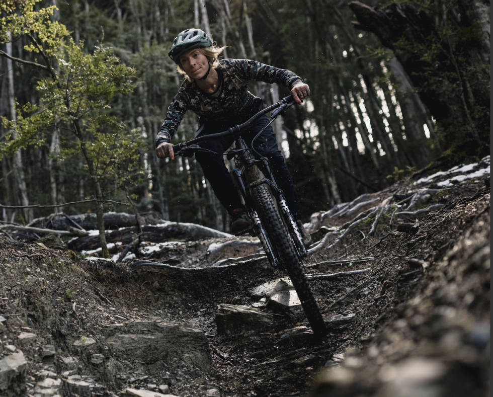 TIL REAL STISYKLING: Lettere ramme og kortere vandring til tross, Stumpjumper skal tåle det meste. Specialized Stumpjumper 2021