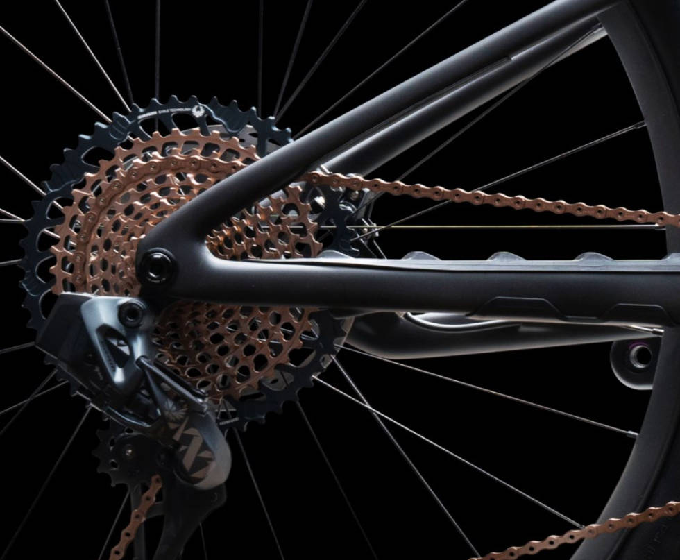 LETTERE OG STIVERE: Uten ledd på kjedestaget kan ramma lages lettere og stivere. Specialized Stumpjumper 2021