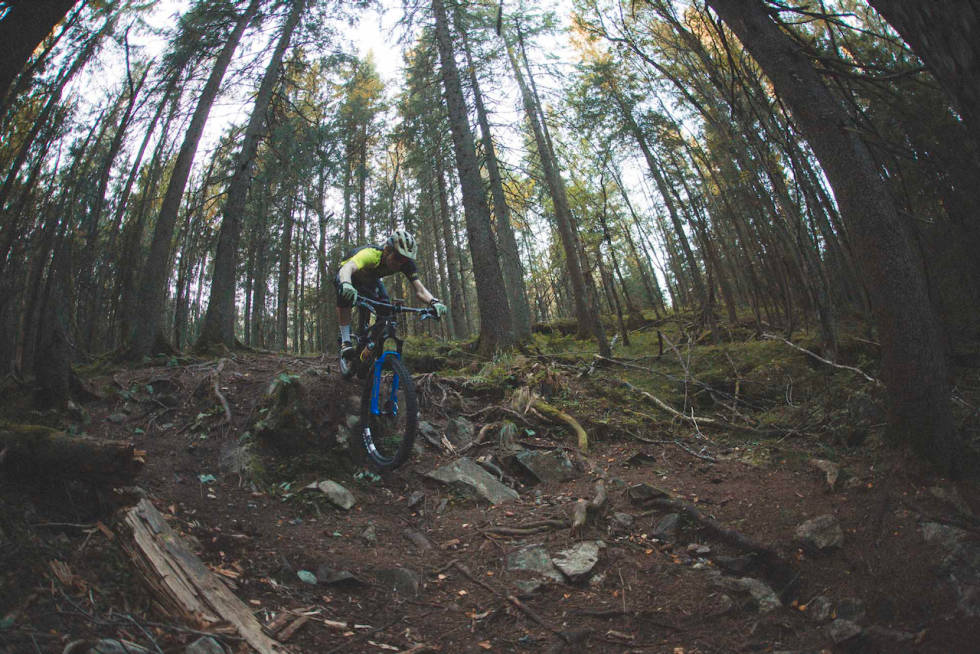 GIR TRYGGHET: SID Ultimate 120 er stiv og presis nok til at krevende og bratte stier kan forseres med selvtillit. Foto: Kristoffer H. Kippernes RockShox SID 120