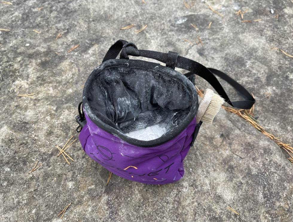 Åpning: Den er gigantisk og med god avstivning. Foto: Dag Hagen Test av Singing Rock Rocket Chalk Bag