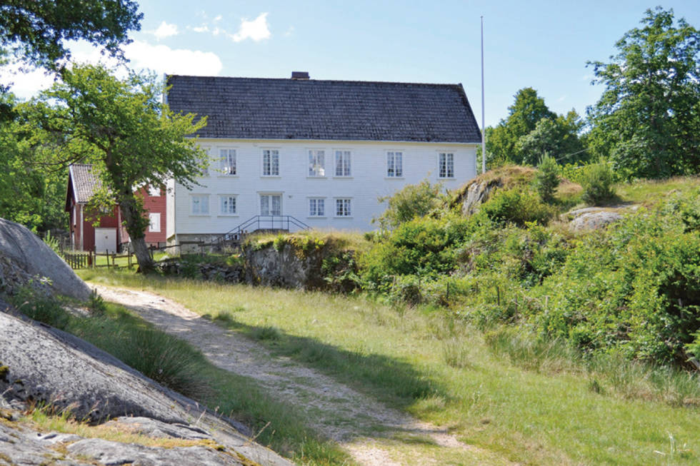 Skauerøya Gård er et godt utgangspunkt for å vandre eller løpe Skauerøya rundt. Huset og hagen er åpen for alle. Foto: Torolf Kroglund Skauerøya Gård