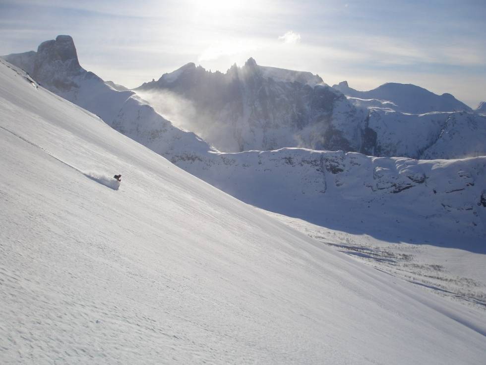 BRATT: Linja har fokus på ferdsel i høyfjellet – men kompetansen skal bygges gradvis. Foto: Susanne Johansen ski-bratt-friluftsliv