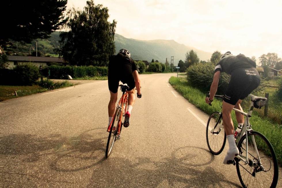 SPURTER? Mange ryttere har spurtkvaliteter uten å vite det. En wattmåler gir deg et tydelig svar på dine styrker og svakheter som syklist. Foto: Kristoffer Kippernes. skiltspurt-wattmåler