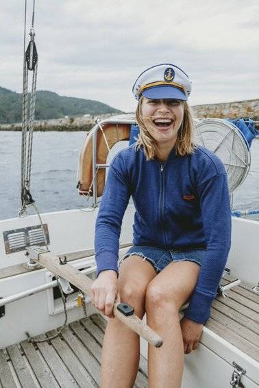 Anna Sara på den nyinnkjøpte båten Friendship. skipper