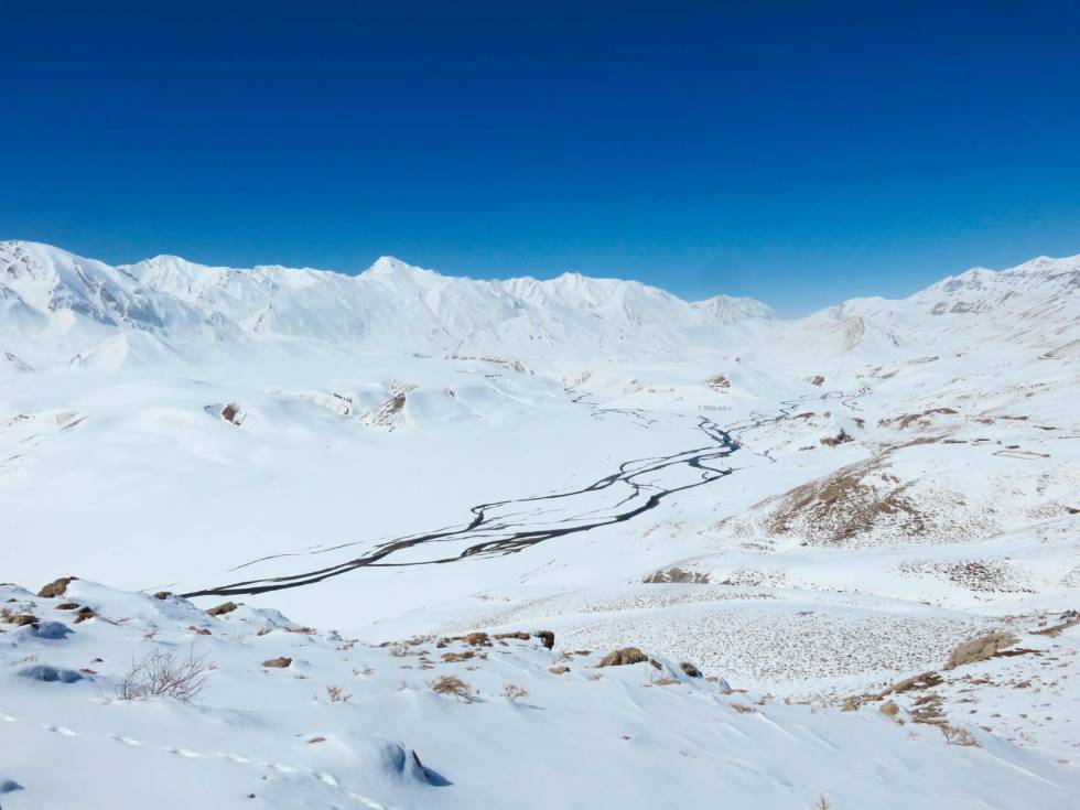 FINE SKIFORHOLD: Rett før vi kom til Iran, falt det snø i mengder. Veier var stengt og folk snødde inne. Vi fikk drømmeforhold. skitur-Iran-6