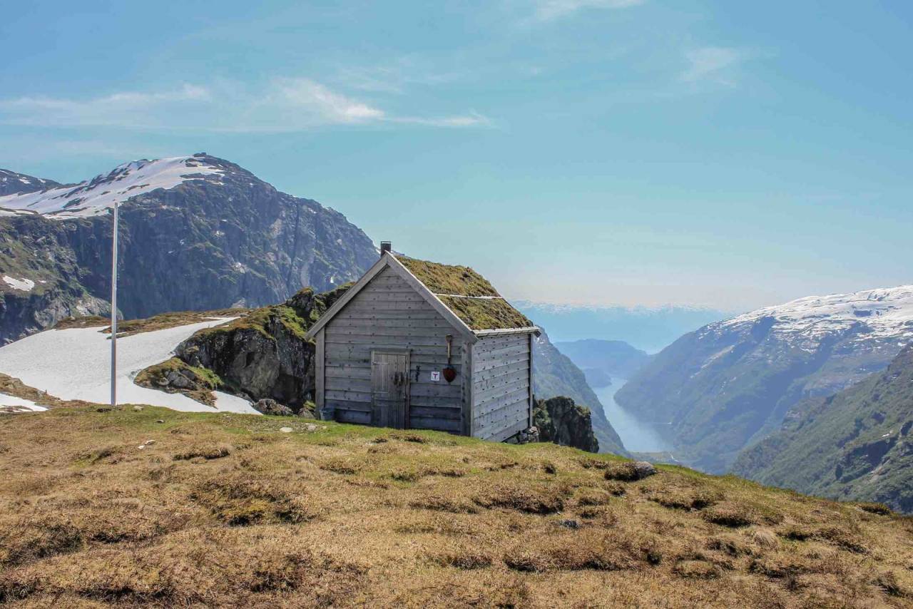 Kiellandbu. Vakker utsikt mot Botnen og Folgefonna. Foto: WildVoss Kiellandbu