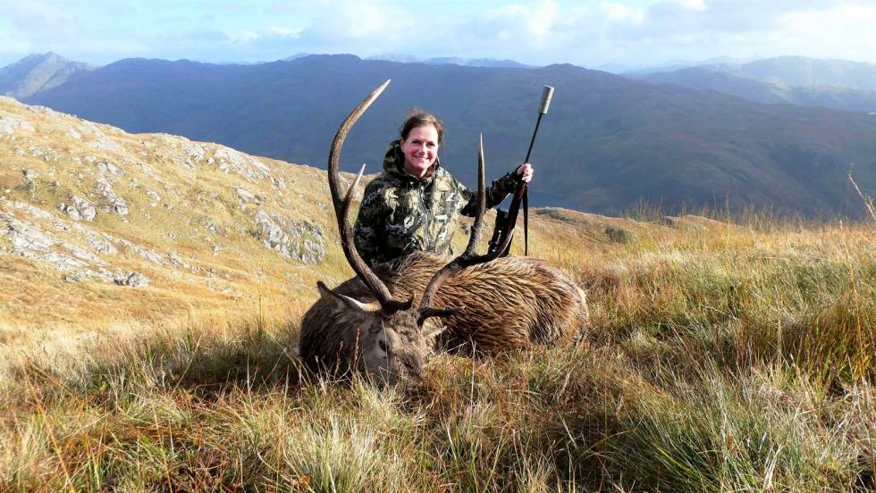 Storkar: Ingen tvil om at det har vært en flott bukk. Det er de gjeveste trofeene i skotsk stalking. (foto: Johan Trygve Solheim) Skottland-Knoydart-hjortejakt-8