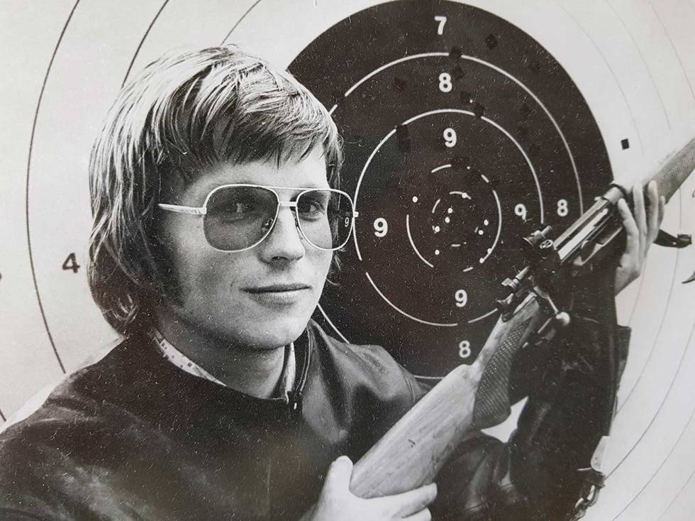 UNG UTGAVE: Unge Brekke var på 70-tallet en av de beste skytterne på Sørlandet etter 100 på grunnlaget med Krag’en. Skytterbriller-6