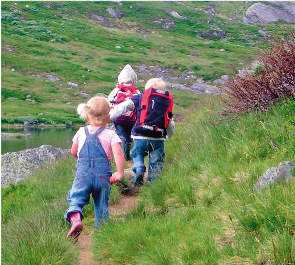 Små føtter kan løpe fort dersom bare motivasjonen er den riktige. Foto: Harald Flå Småturer-fra-Øyuvsbu-Håvard-Flå-4