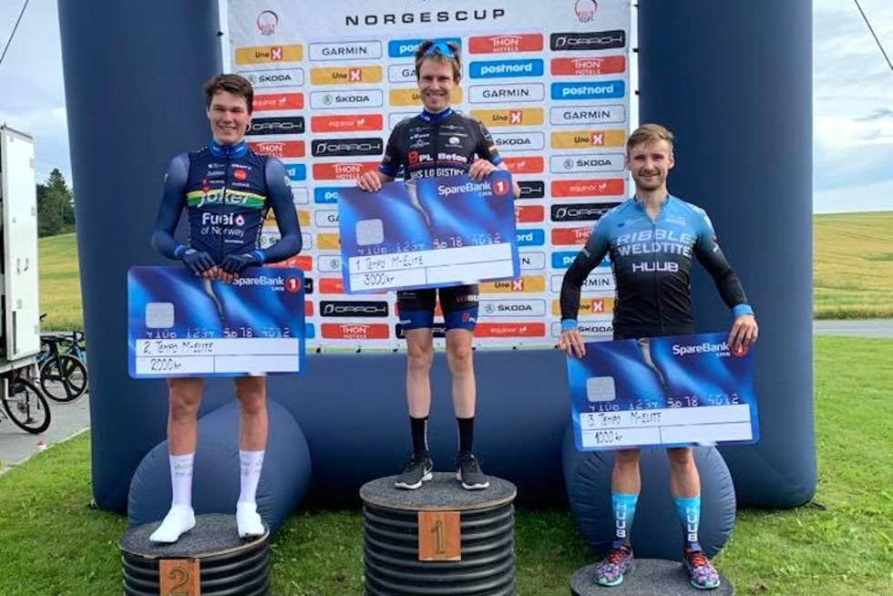 MENN SENIOR: Martin Toft Andersen vant foran Søren Wærenskjold og Daniel Bigham. Foto: NCF Søren Wærenskjold, Martin Toft Madsen, Daniel Bigham, NC3 2020