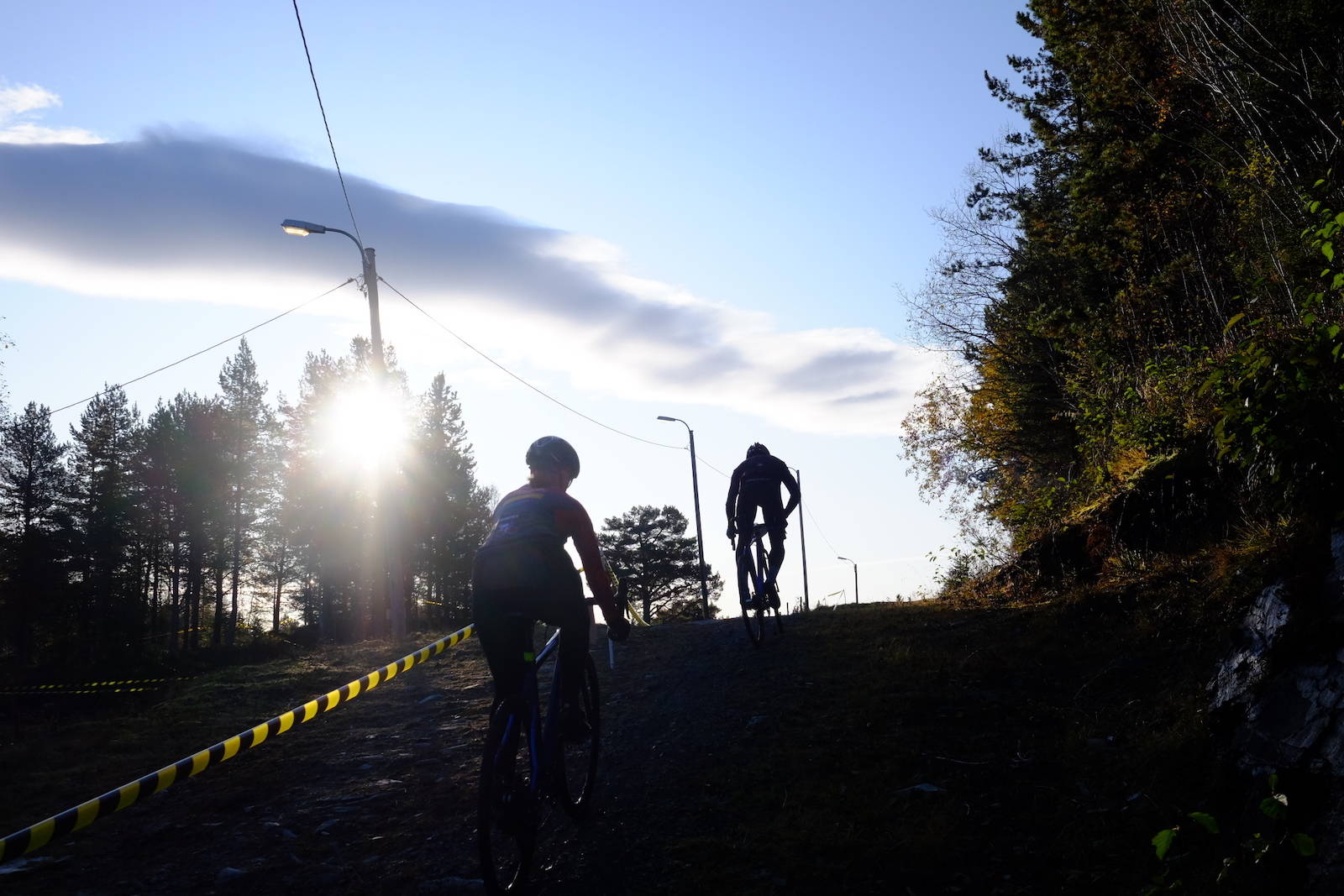 SOL: Nilsbyen badet i gnistrende høstvær på søndag.Foto: Benjamin Werner Trønderkross 2019 i bilder Foto: Benjamin Werner