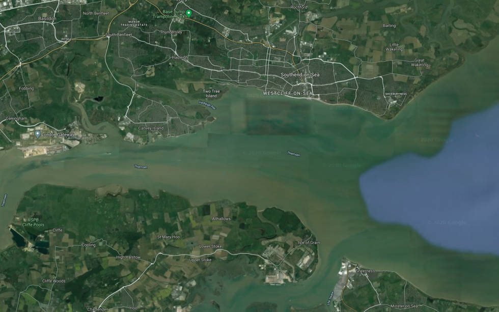 ENGLAND: Kitingen i Southend skjer faktisk i elvemunningen av Themsen. Tenke seg det! Bilde: Google Southend Essex kite England