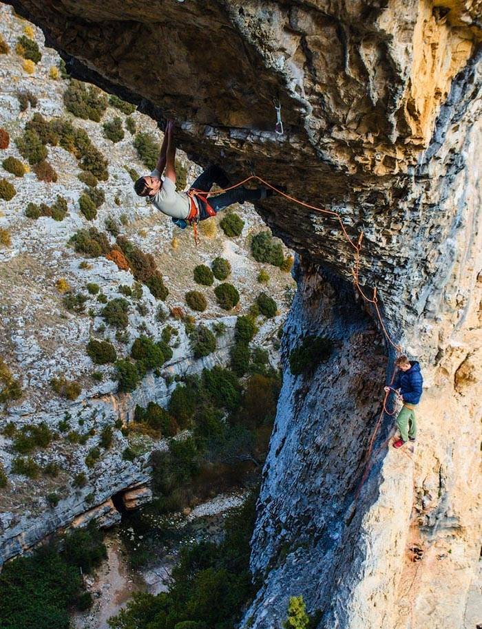 PUMP: Anders Melkevoll på El Delfin (7c+). Foto: Thomas Horgen spania-klatretur-reise-catalonia
