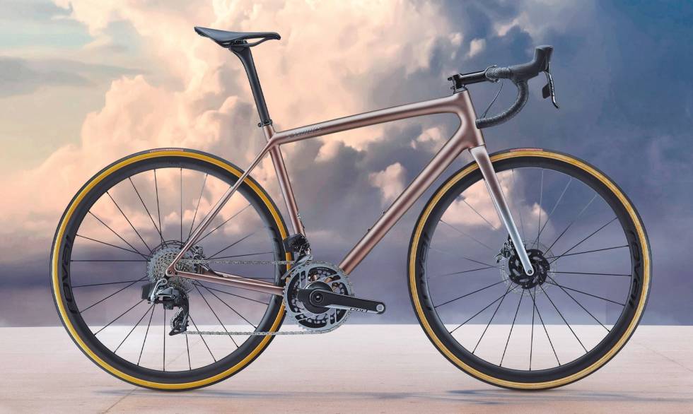 LETTVEKTER: Specialized Aethos er langt lettere enn UCIs vektgrense. Men penger må du ha, 130000 kroner faktisk. Foto: Specialized. Specialized-aethos