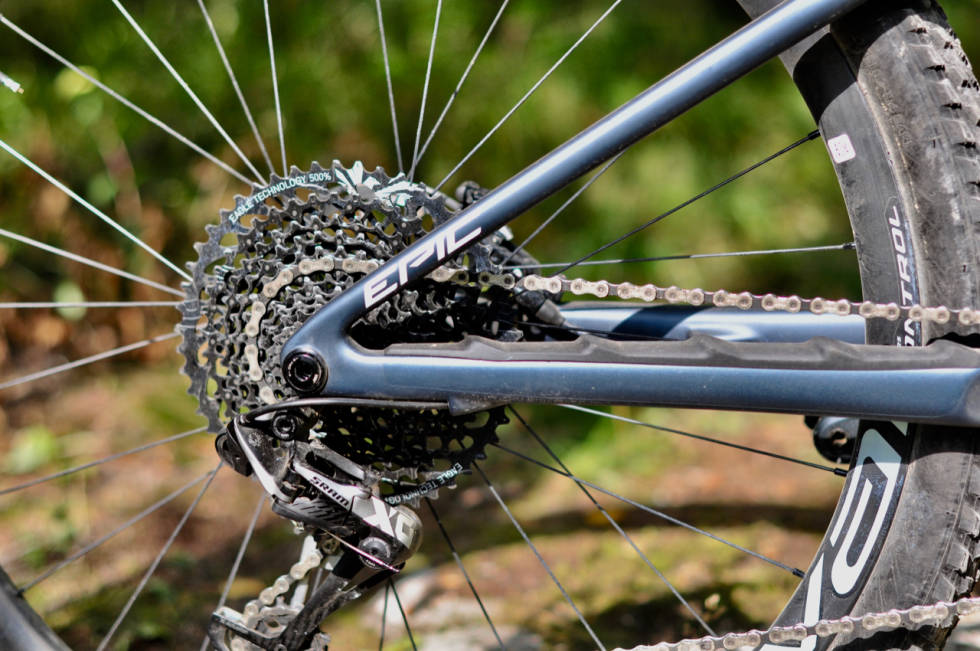 STIVE STAG: Specialized har sluttet med horst-link på Epic-syklene sine. Dette gir lavere vekt og økt stivhet, men også noe mindre fraspark i tråkket i terrenget. Specialized Epic EVO Expert