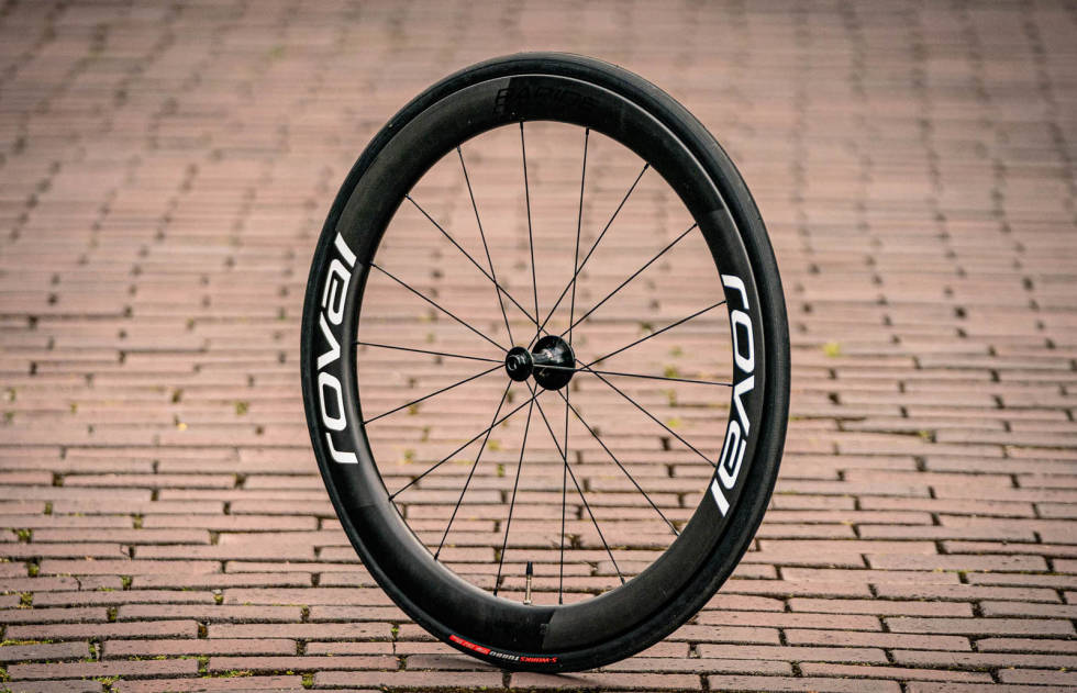 HØY PROFIL, LETT Å HÅNDTERE: Specialized hevder at bakhjulet med 60 mm profil er lett å håndtere og sniker seg unna sidevind. Foto: Specialized. specialized roval bakhjul