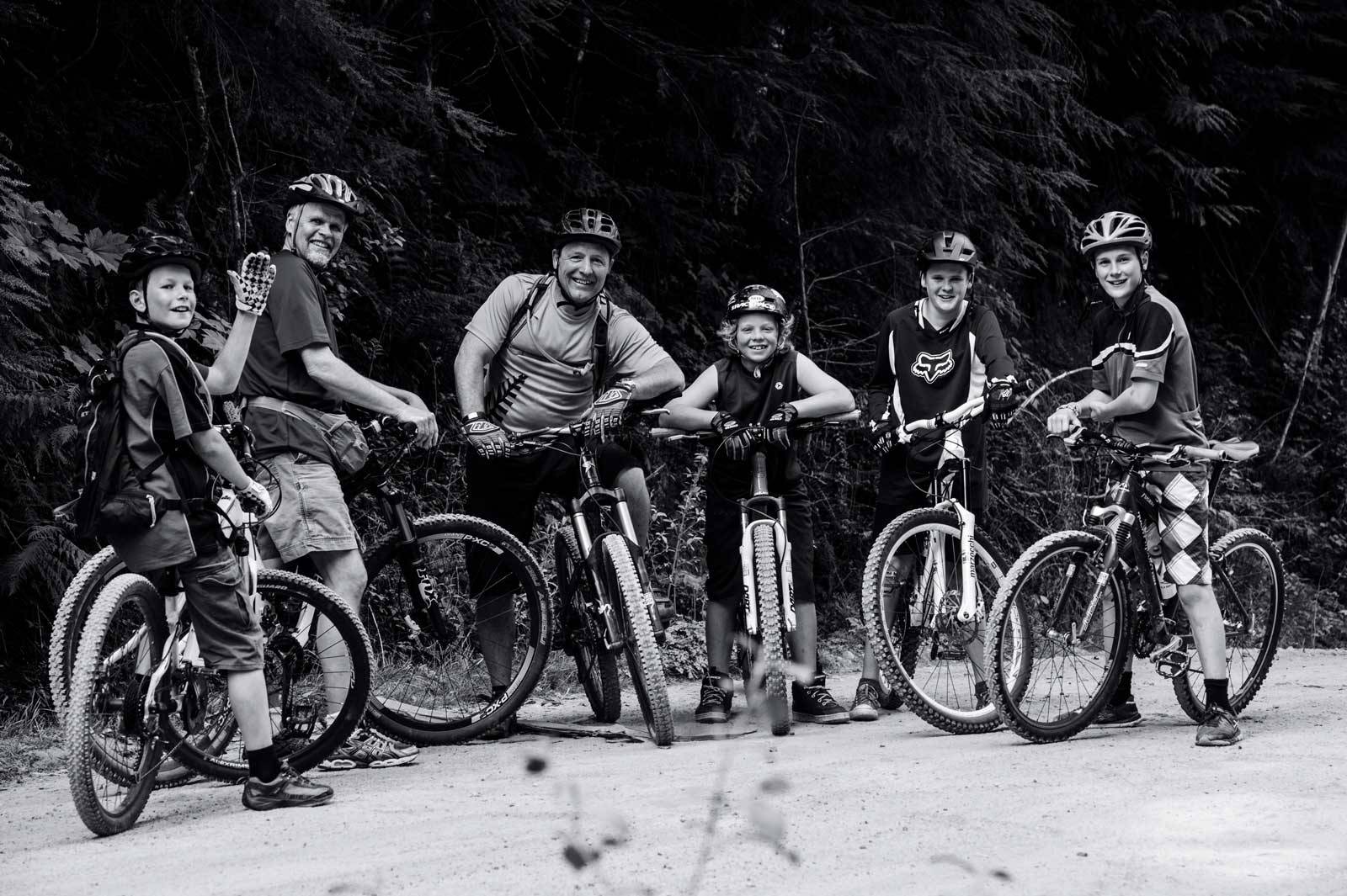 NY GENERASJON: Den lokale sykkelklubben SORCA arrangerer ungdomsturer på stiene. Squamish-Canada-Sti-4